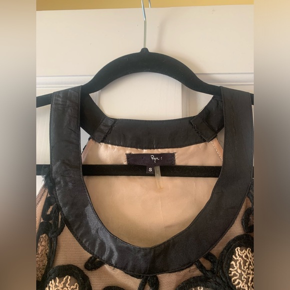 EUC RYU FLORAL EMBROIDERED DRESS WITH PLEATING - Picture 2 of 5